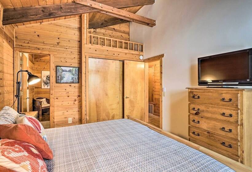 Luxe Pagosa Springs Cabin W/ Sauna & Hot Tub!