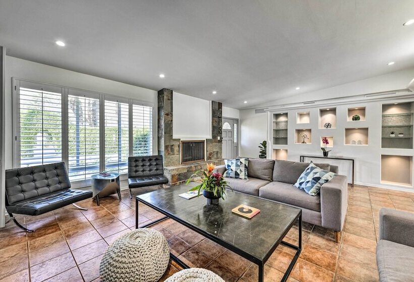 Luxe Palm Springs Home W/ Backyard Oasis!