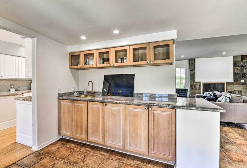 Luxe Palm Springs Home W/ Backyard Oasis!