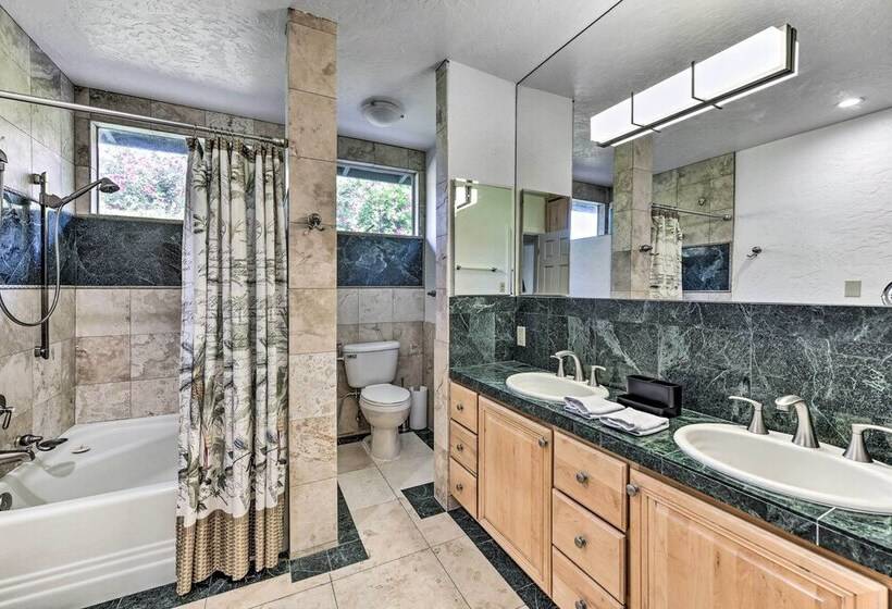 Luxe Palm Springs Home W/ Backyard Oasis!