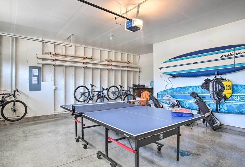 Luxury Home On Golf Course: Walk To The Beach!