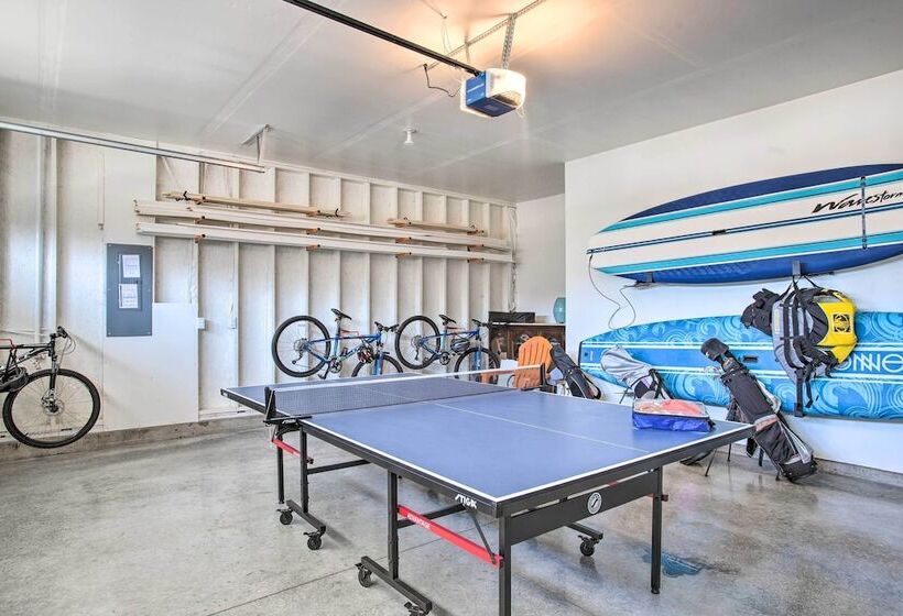 Luxury Home On Golf Course: Walk To The Beach!