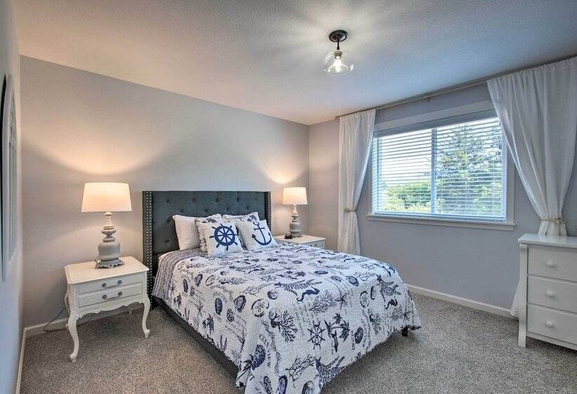 Luxury Home On Golf Course: Walk To The Beach!