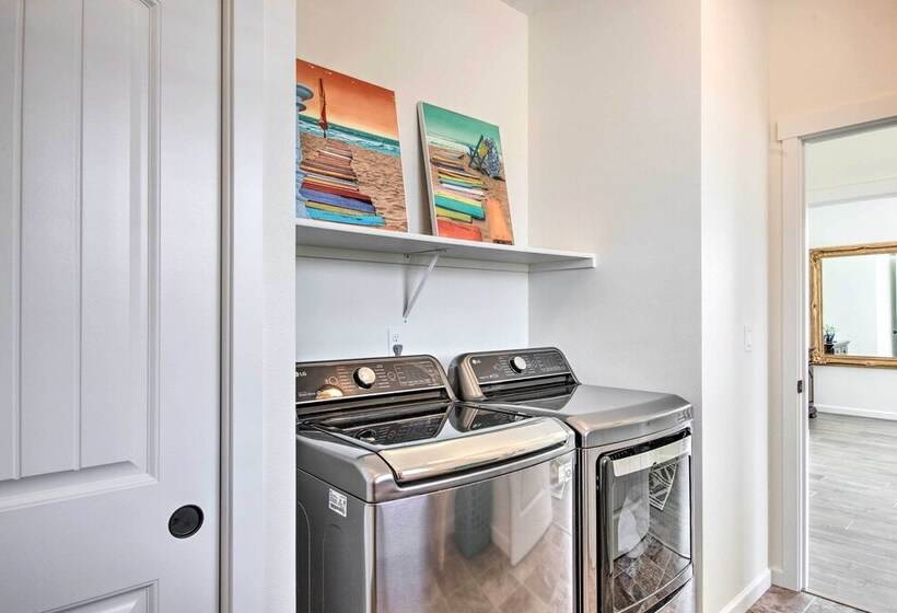 Luxury Home On Golf Course: Walk To The Beach!