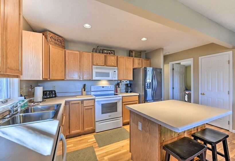 Maggie Valley Home W/ Mountain Views + Decks!