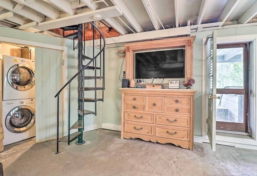 Maggie Valley Retreat With Hot Tub + Fire Pit!