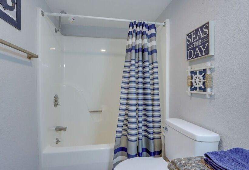 Fire Pit & Pool Access: Margaritaville Home!