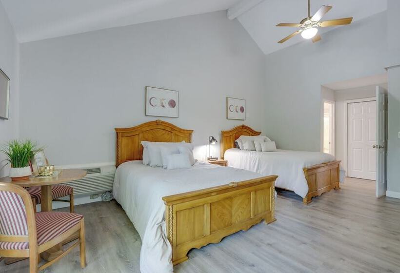 Fire Pit & Pool Access: Margaritaville Home!