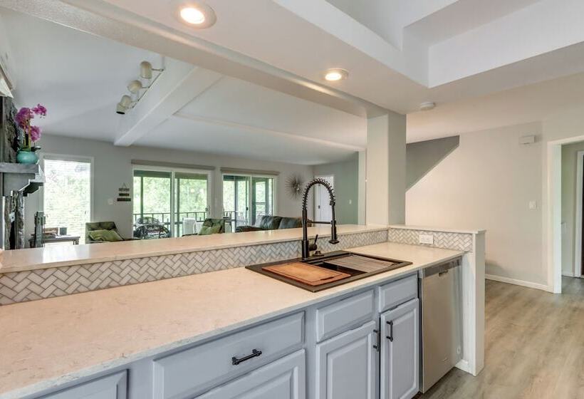 Hot Tub + Fire Pit: Margaritaville Resort Home!