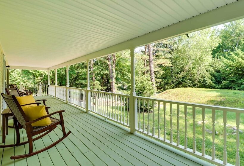 Blakeslee Home W/ Private Hot Tub, 5 Mi To Skiing!