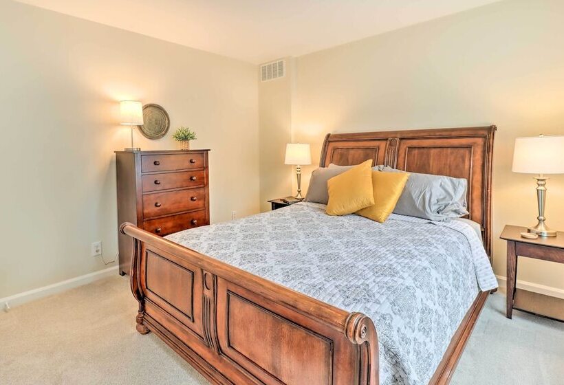 Blakeslee Home W/ Private Hot Tub, 5 Mi To Skiing!