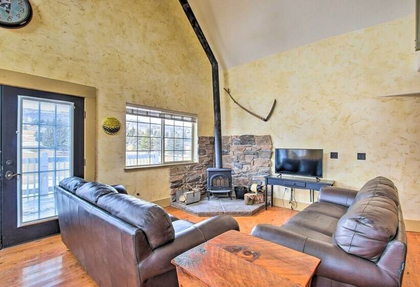 Massive Cabin W/ Game Room, 1 Mi To Bear Lake