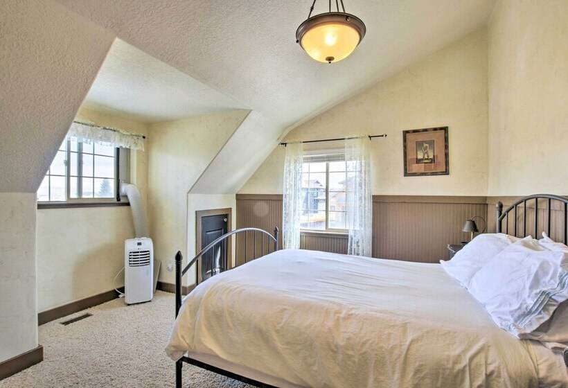 Massive Cabin W/ Game Room, 1 Mi To Bear Lake