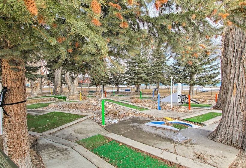 Massive Cabin W/ Game Room, 1 Mi To Bear Lake