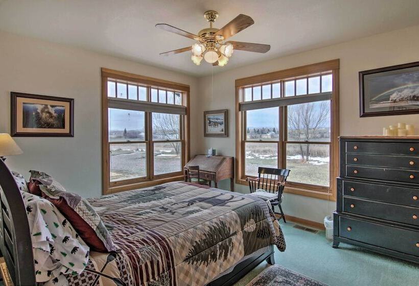 Mcniven S Rest  Guest House W/ Mtn Views!
