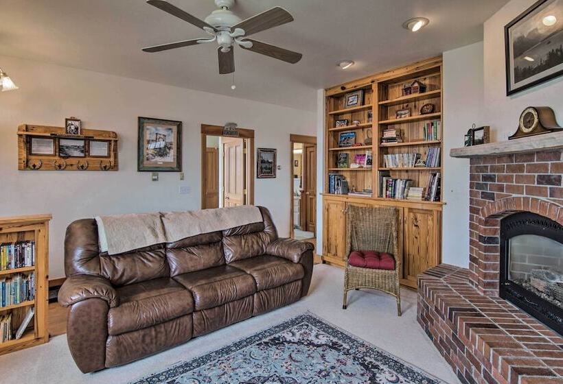 Mcniven S Rest  Guest House W/ Mtn Views!