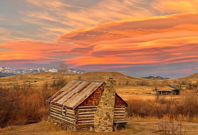 Mcniven S Rest  Guest House W/ Mtn Views!