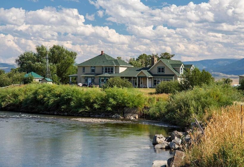 Mcniven S Rest  Guest House W/ Mtn Views!