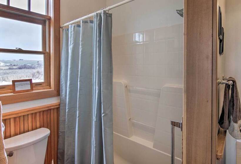 Mcniven S Rest  Guest House W/ Mtn Views!