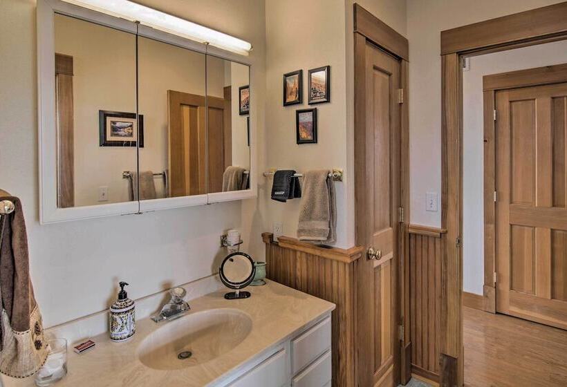 Mcniven S Rest  Guest House W/ Mtn Views!