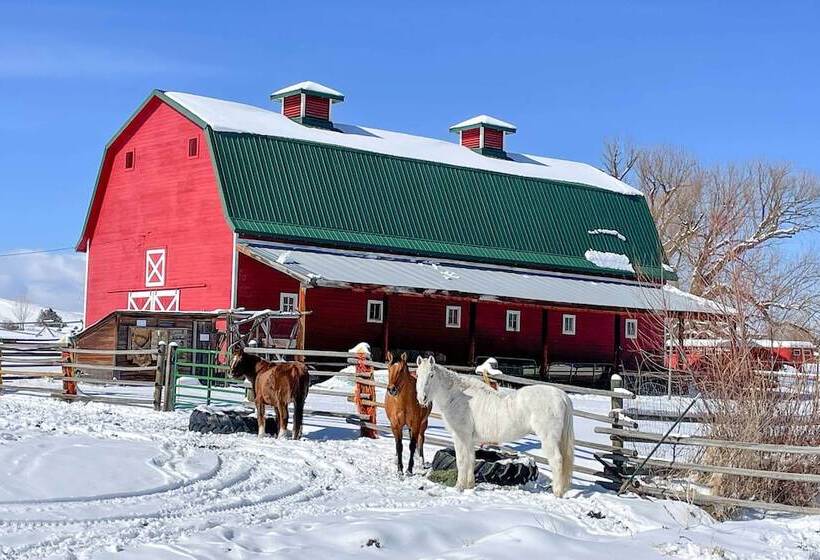 Mcniven S Rest  Guest House W/ Mtn Views!