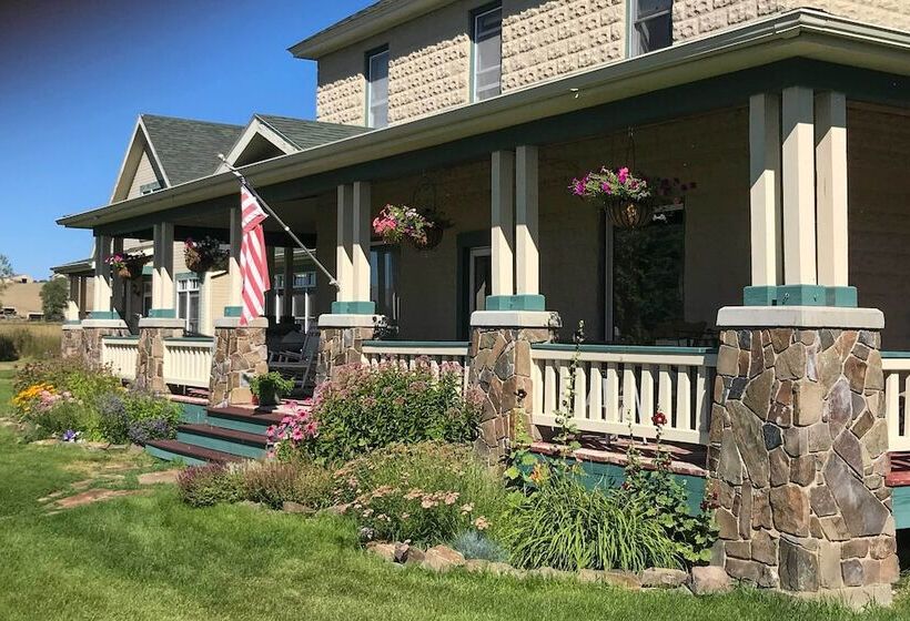 Mcniven S Rest  Guest House W/ Mtn Views!