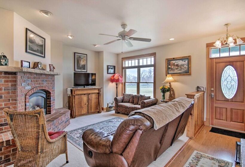 Mcniven S Rest  Guest House W/ Mtn Views!