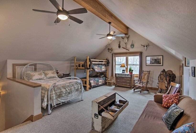 Mcniven S Rest  Guest House W/ Mtn Views!