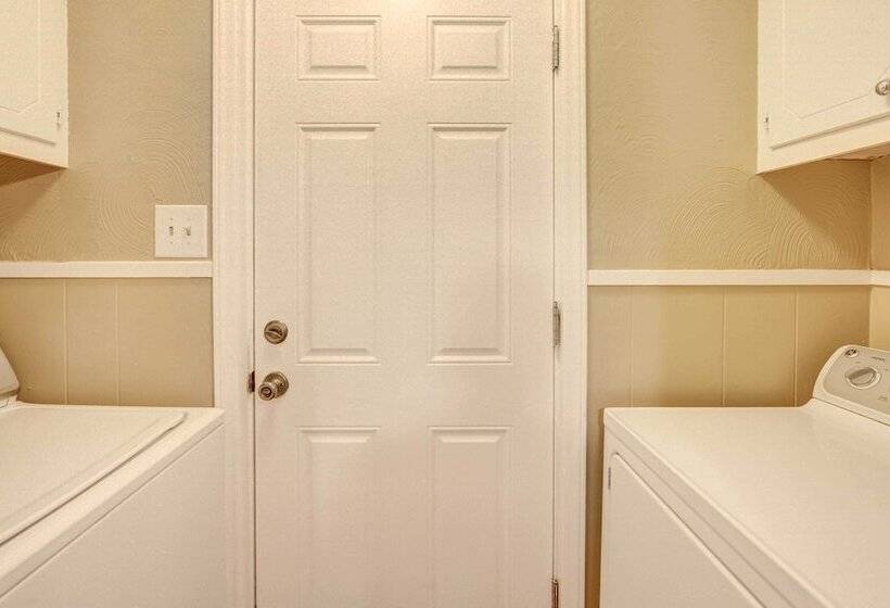 Mineola Lake House W/ Dock & Fire Pit!