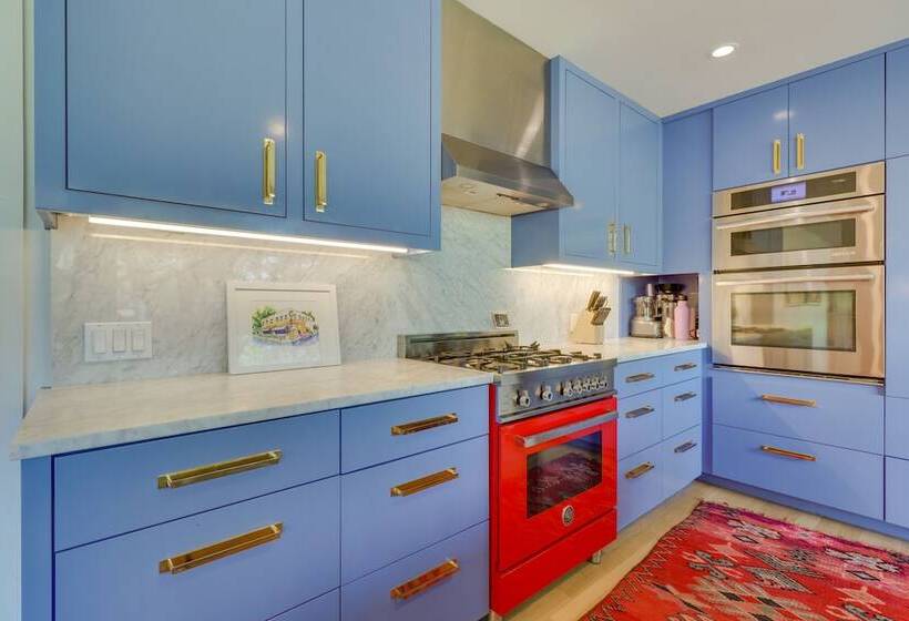 Modern Austin Home W/ Yard ~ 1 Mi From Acl!