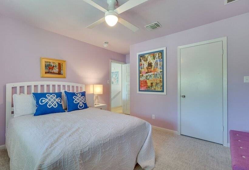 Modern Austin Home W/ Yard ~ 1 Mi From Acl!