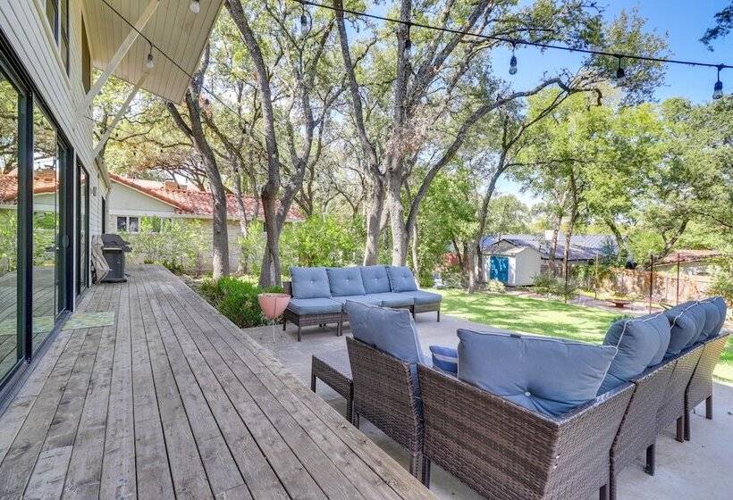 Modern Austin Home W/ Yard ~ 1 Mi From Acl!