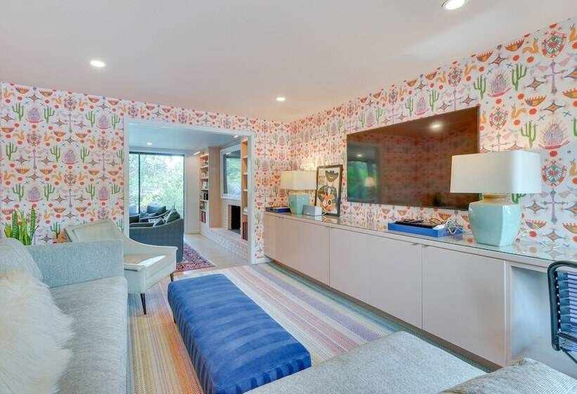 Modern Austin Home W/ Yard ~ 1 Mi From Acl!