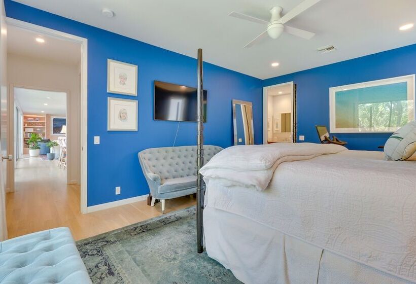 Modern Austin Home W/ Yard ~ 1 Mi From Acl!