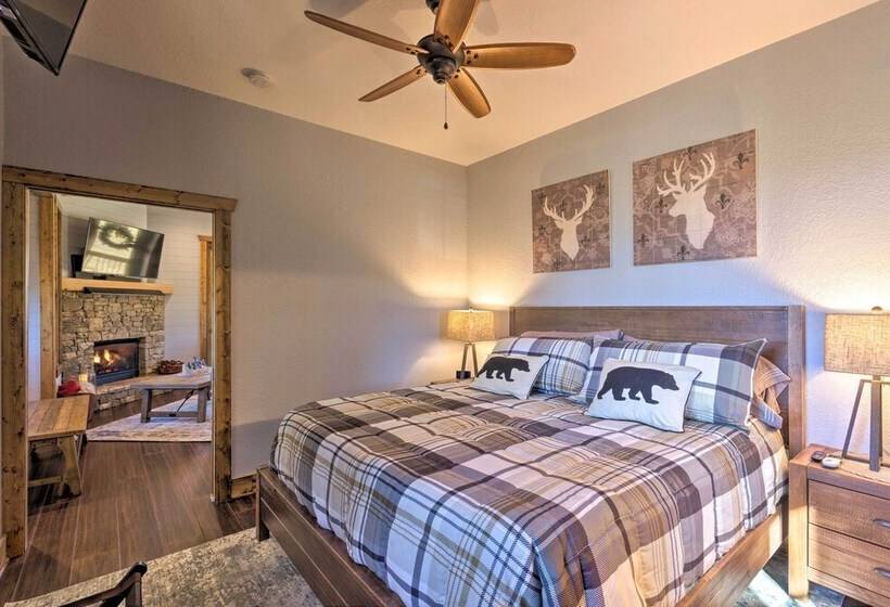 Modern Cabin W/ Deck, Grill & Chinquapin Amenities