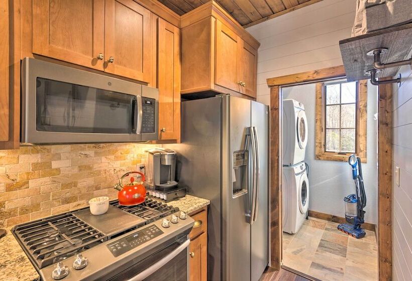 Modern Cabin W/ Deck, Grill & Chinquapin Amenities