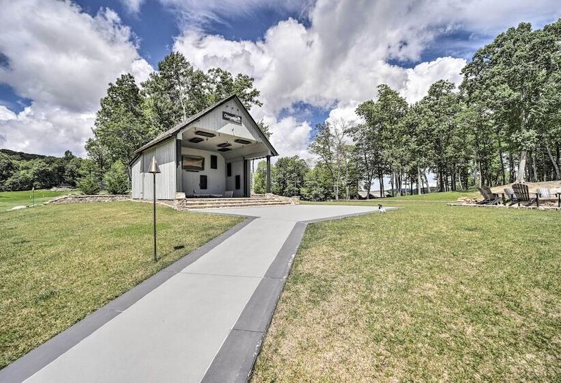 Modern Cabin W/ Deck, Grill & Chinquapin Amenities