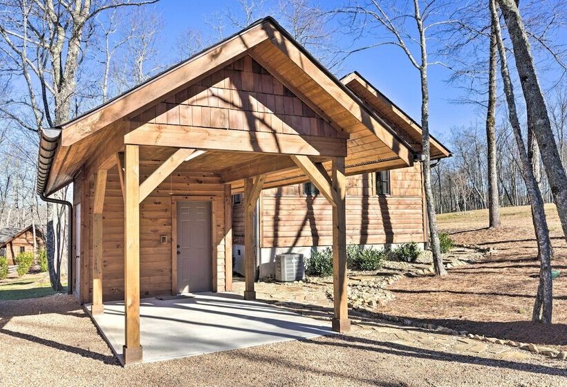 Modern Cabin W/ Deck, Grill & Chinquapin Amenities