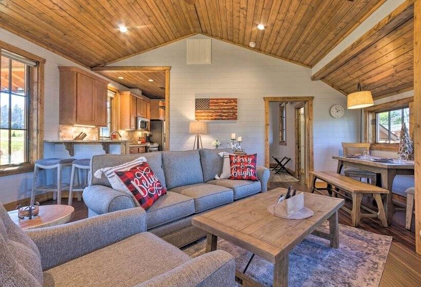 Modern Cabin W/ Deck, Grill & Chinquapin Amenities