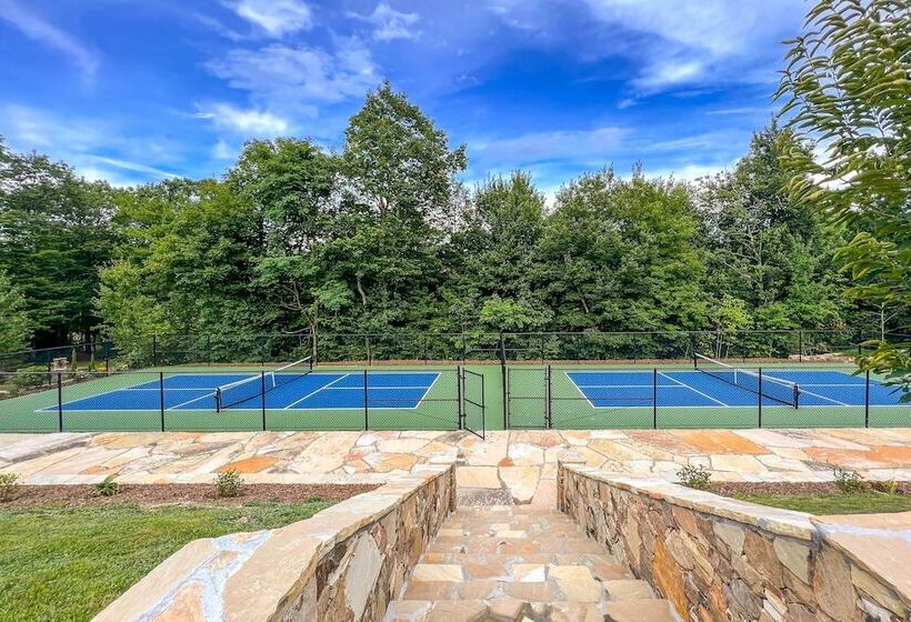 Modern Cabin W/ Deck, Grill & Chinquapin Amenities