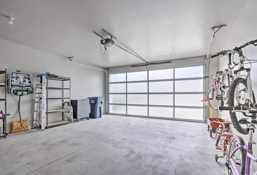 Modern Coeur D Alene Home Near Trails & River!