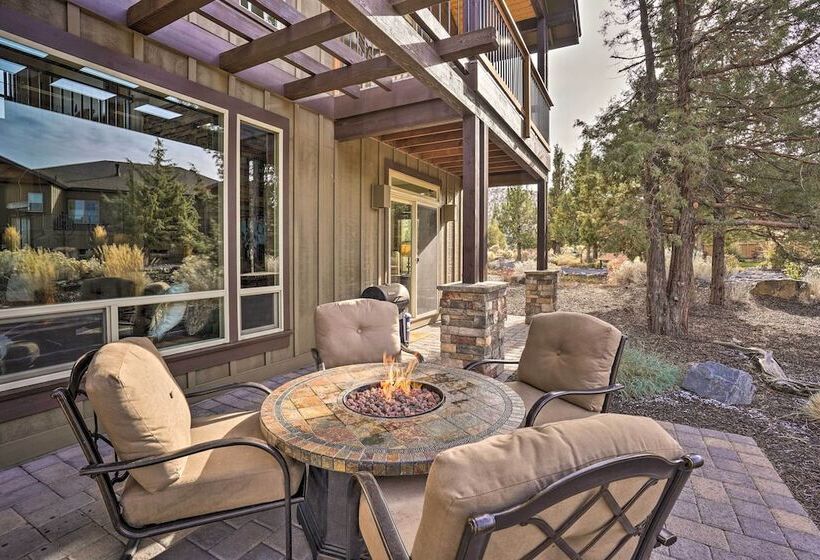 Modern Eagle Crest Escape W/ Patio & 2 Balconies!