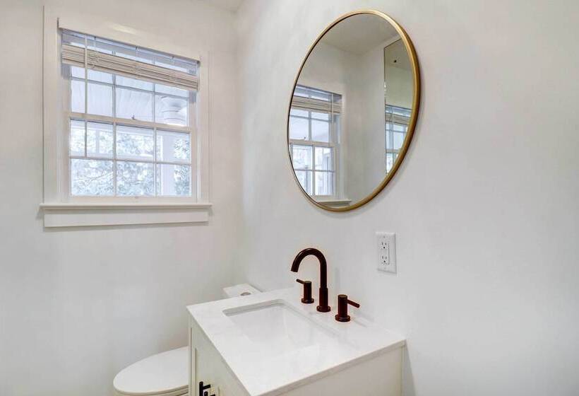 Modern Elkton Vacation Rental: Fire Pit & Grill!