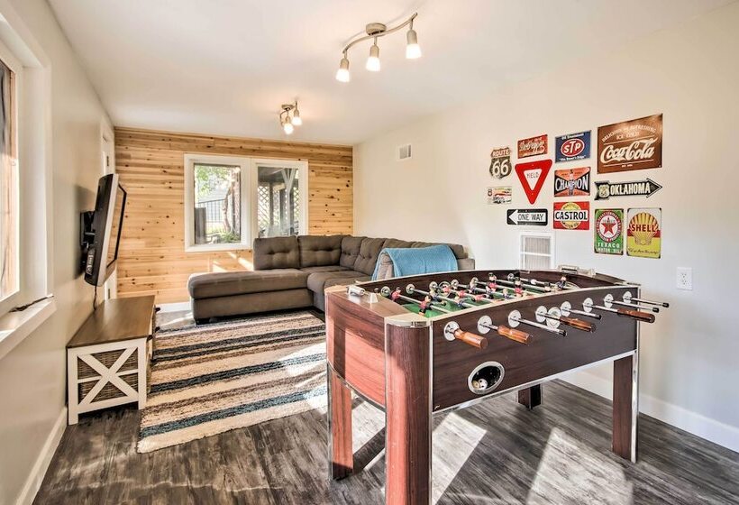 Dock, Deck & Boat Slip: Lakefront Eucha Home