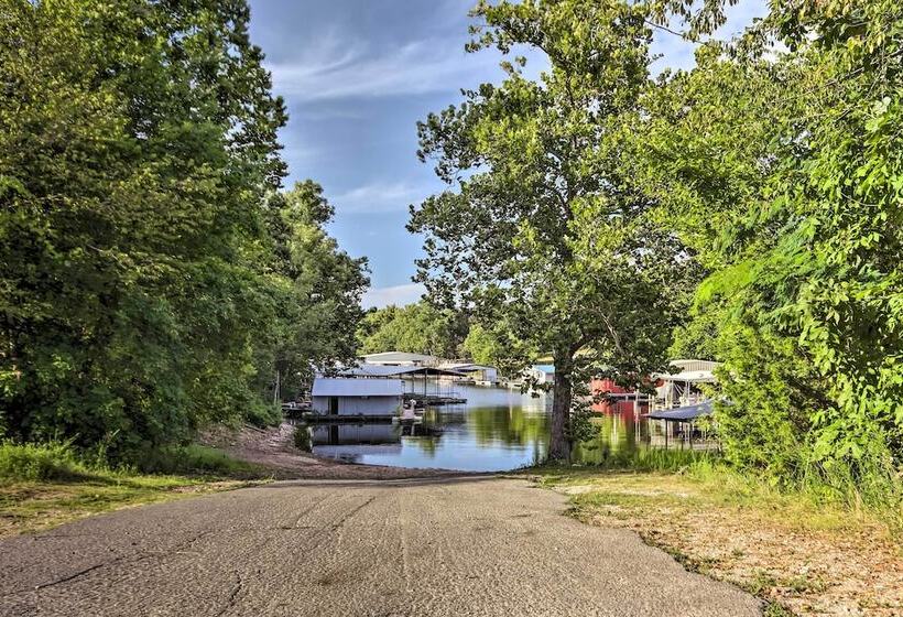 Dock, Deck & Boat Slip: Lakefront Eucha Home