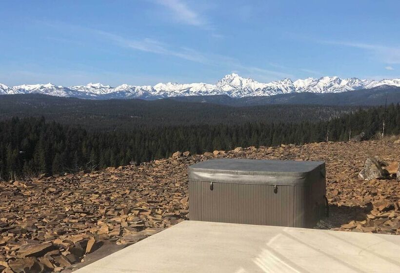 Modern Mountaintop Durango Ridge Retreat   Hot Tub