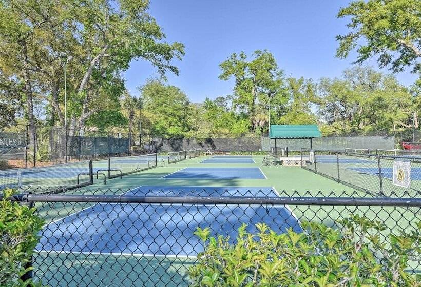 Charming Lakefront Retreat In Palmetto Dunes!