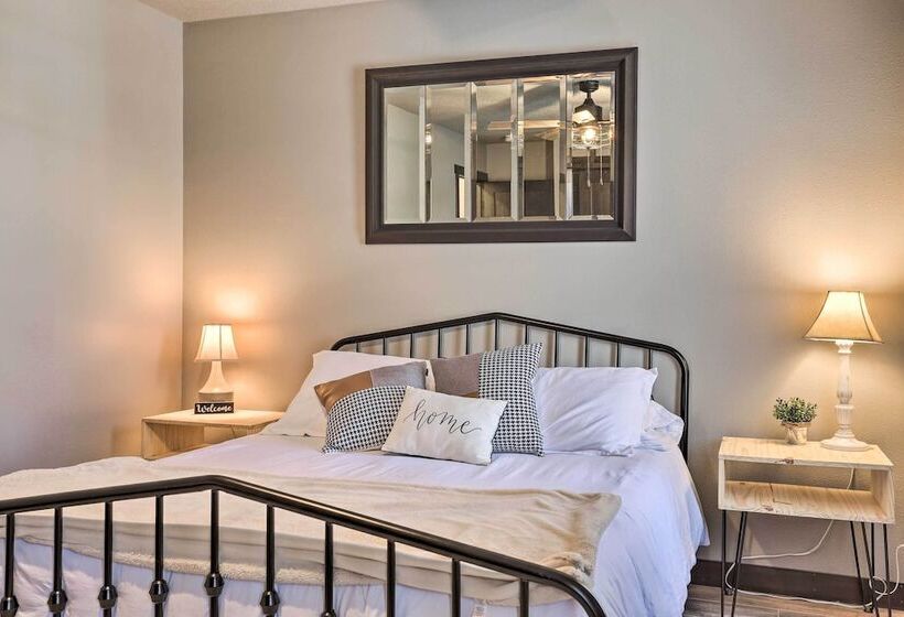 Modern Lead Cabin W/ Private Hot Tub & Fireplace!