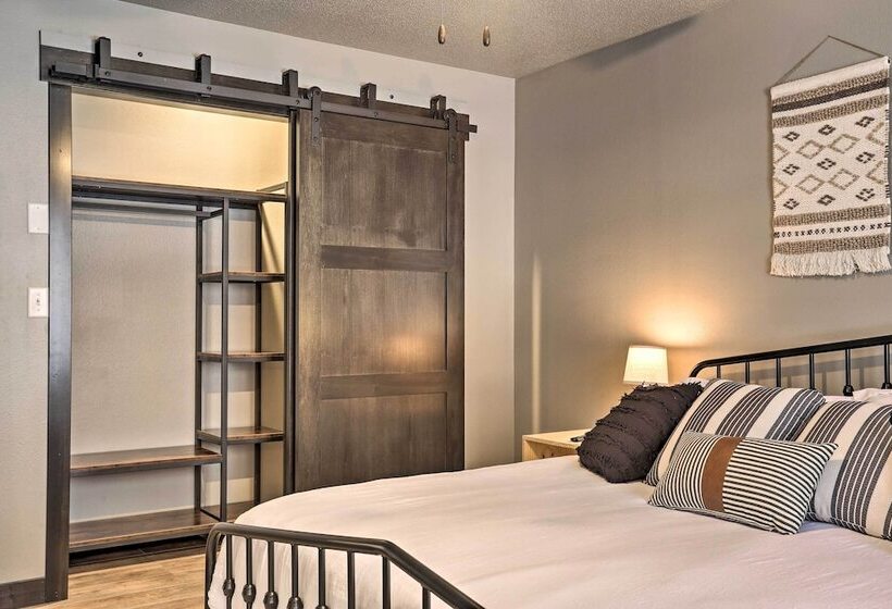 Modern Lead Cabin W/ Private Hot Tub & Fireplace!