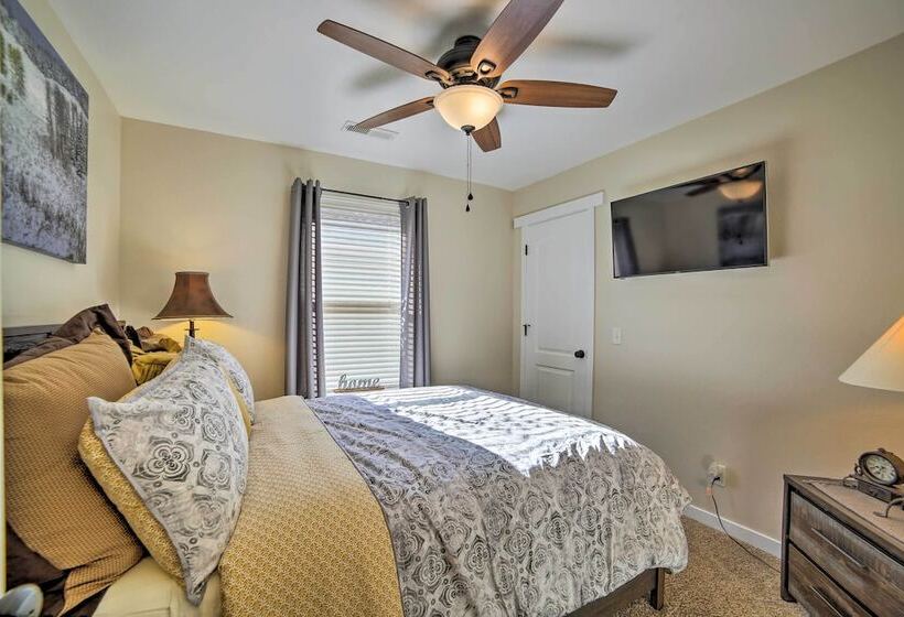 Mountain View Moab Home W/ Pool & Hot Tub Access!